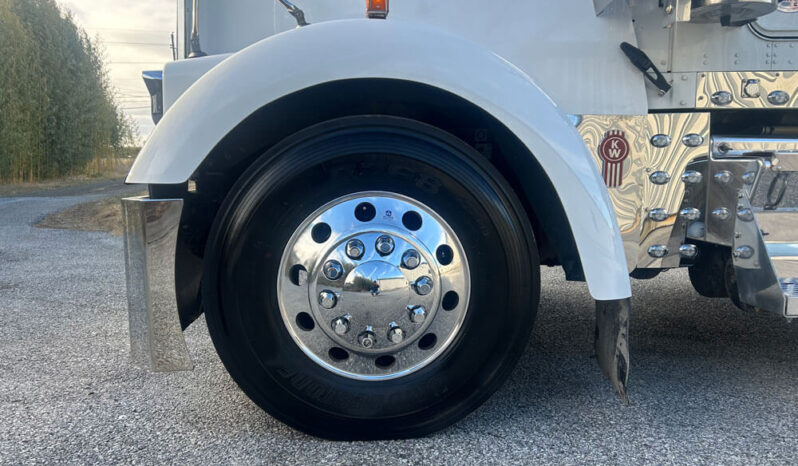 2021 KENWORTH W900L W/86″ RAISED ROOF SLEEPER full