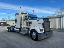 2021 KENWORTH W900L W/86″ RAISED ROOF SLEEPER full