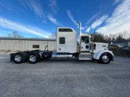 2021 KENWORTH W900L W/86″ RAISED ROOF SLEEPER full