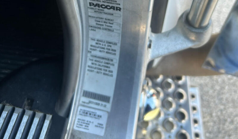 2021 KENWORTH W900L W/86″ RAISED ROOF SLEEPER full