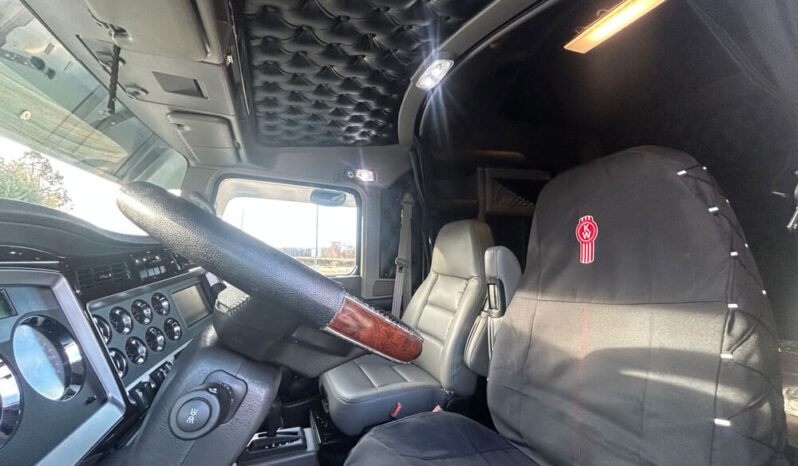2021 KENWORTH W900L W/86″ RAISED ROOF SLEEPER full