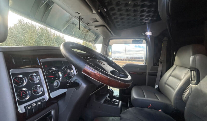 2021 KENWORTH W900L W/86″ RAISED ROOF SLEEPER full