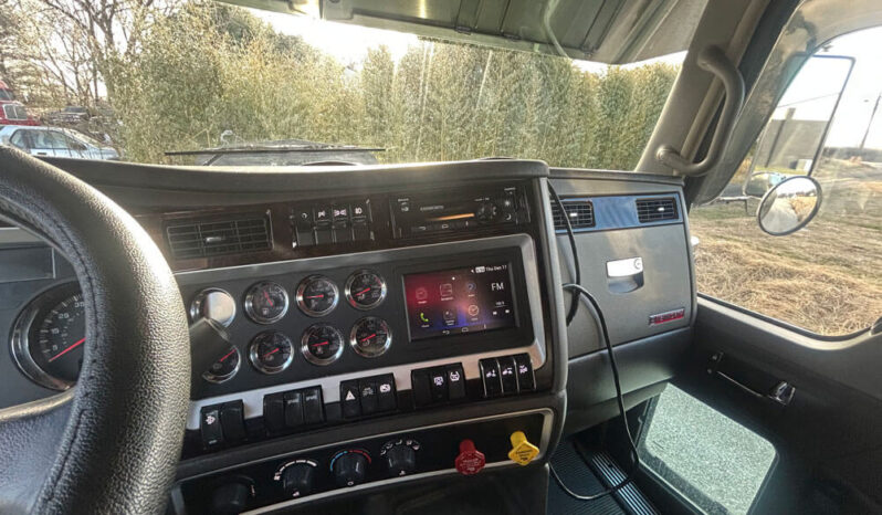 2021 KENWORTH W900L W/86″ RAISED ROOF SLEEPER full