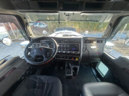 2021 KENWORTH W900L W/86″ RAISED ROOF SLEEPER full