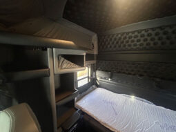 2021 KENWORTH W900L W/86″ RAISED ROOF SLEEPER full