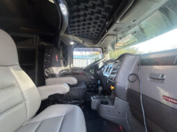 2021 KENWORTH W900L W/86″ RAISED ROOF SLEEPER full