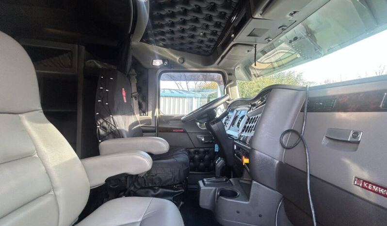 2021 KENWORTH W900L W/86″ RAISED ROOF SLEEPER full