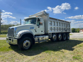 2014 MACK GU713 QUAD-AXLE DUMP TRUCK