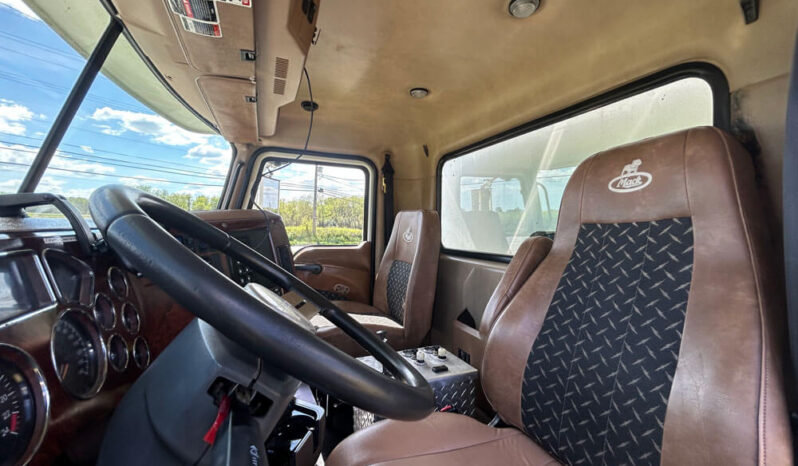 2014 MACK GU713 QUAD-AXLE DUMP TRUCK full