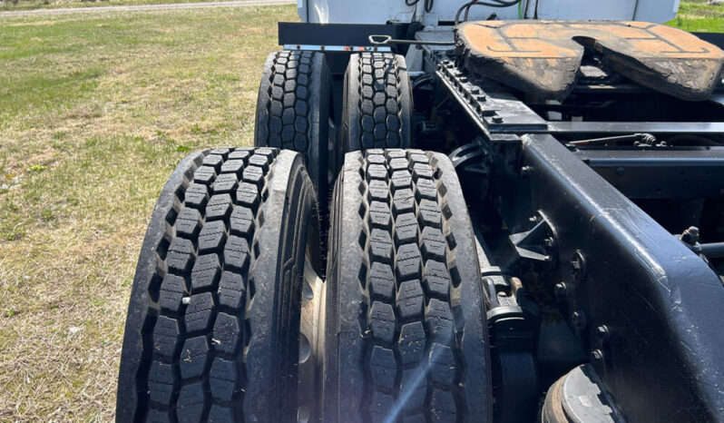 2004 PETERBILT 379 W/49K MILES ON CERTIFIED OVERHAUL full