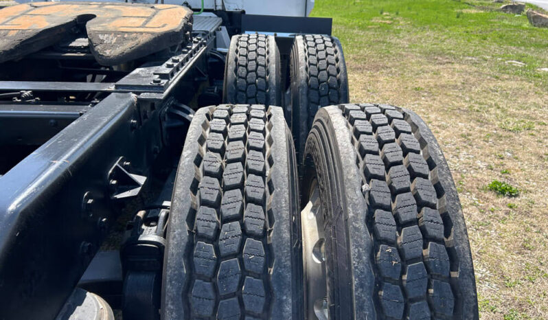 2004 PETERBILT 379 W/49K MILES ON CERTIFIED OVERHAUL full