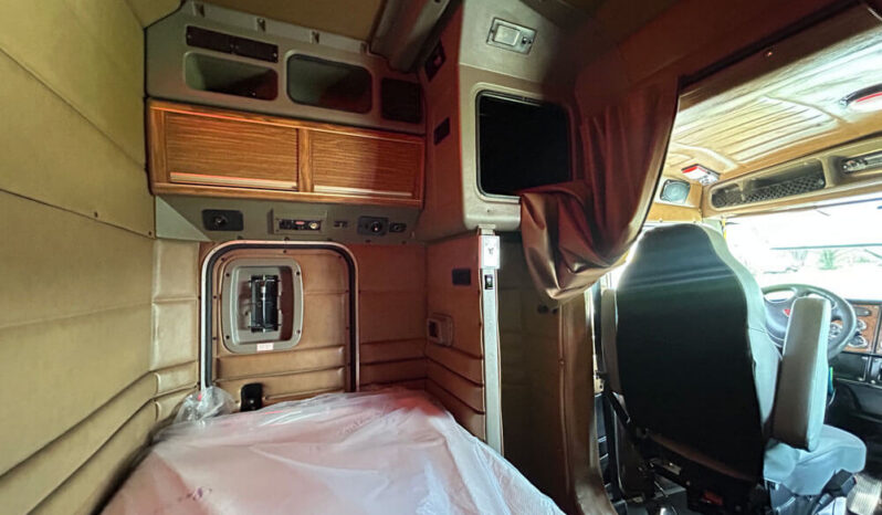 2004 PETERBILT 379 W/49K MILES ON CERTIFIED OVERHAUL full