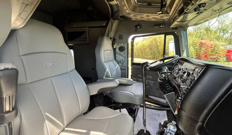 2004 KENWORTH W900 W/90K ON CERTIFIED CUMMINS OVERHAUL full