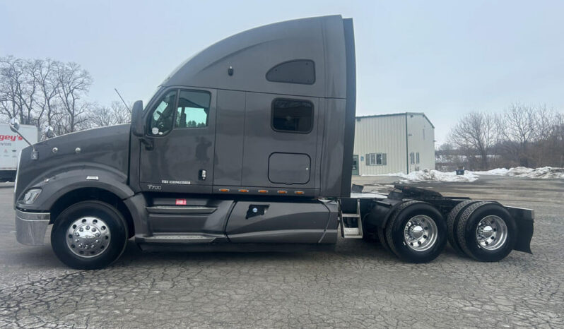 2013 KENWORTH T700 W/60K MILES ON OVERHAUL full