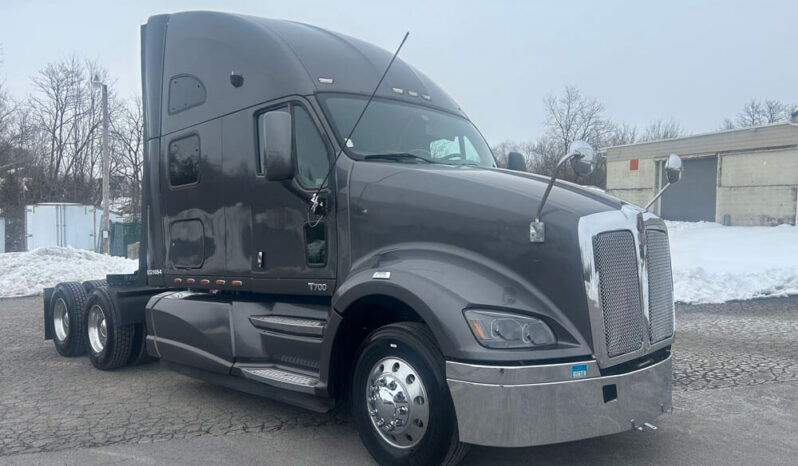 2013 KENWORTH T700 W/60K MILES ON OVERHAUL full