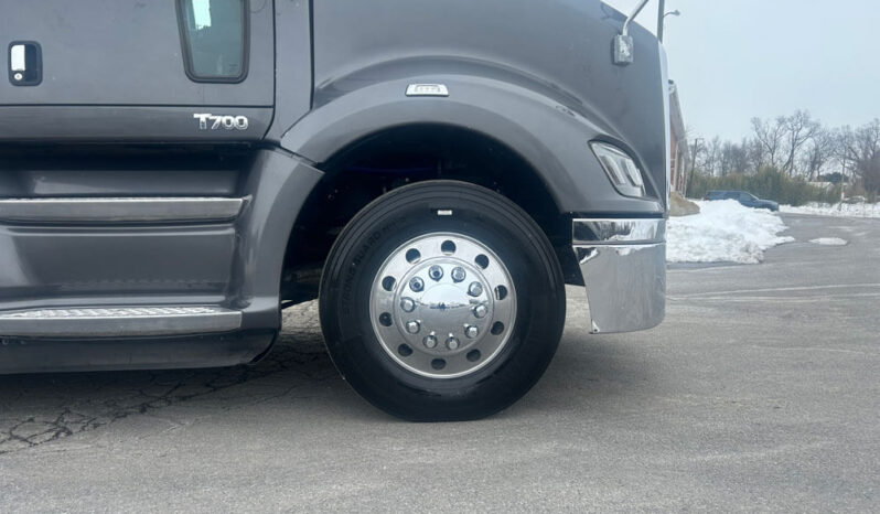 2013 KENWORTH T700 W/60K MILES ON OVERHAUL full