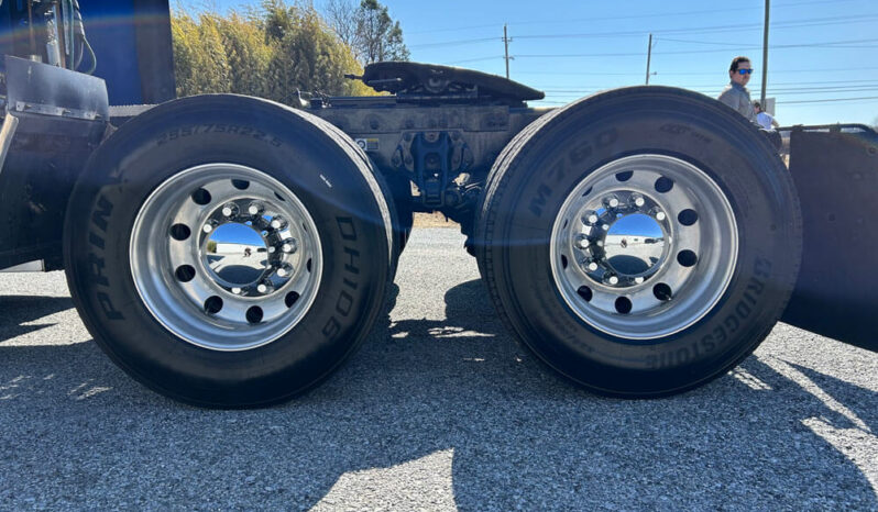 2018 PETERBILT 579 W/70″ SLEEPER & 2-YR WARRANTY full
