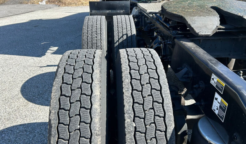 2018 PETERBILT 579 W/70″ SLEEPER & 2-YR WARRANTY full