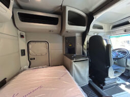 2018 PETERBILT 579 W/70″ SLEEPER & 2-YR WARRANTY full