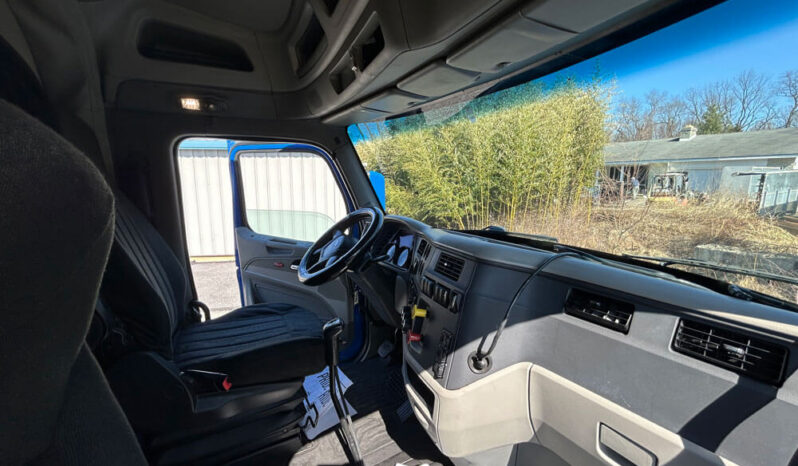 2018 PETERBILT 579 W/70″ SLEEPER & 2-YR WARRANTY full