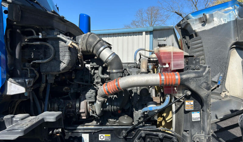 2018 PETERBILT 579 W/70″ SLEEPER & 2-YR WARRANTY full