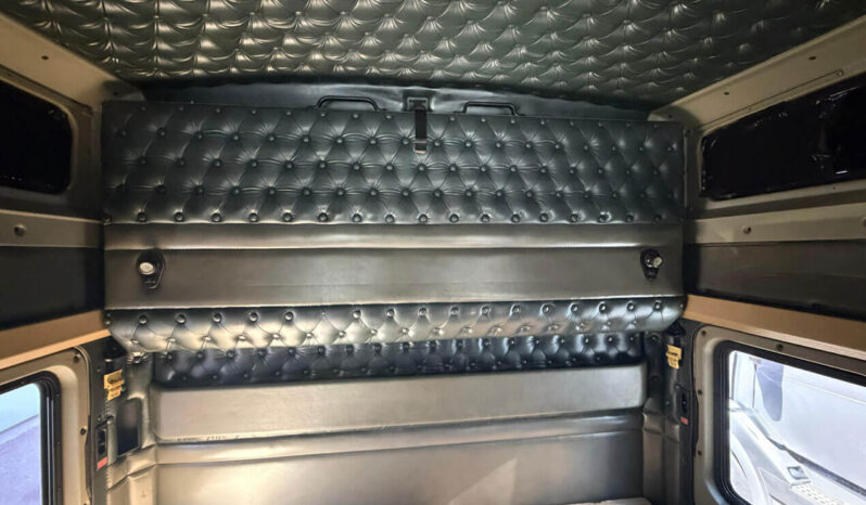 1997 KENWORTH W9OOL W/70″ SLEEPER full