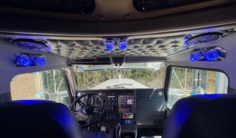 1997 KENWORTH W9OOL W/70″ SLEEPER full