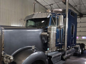 1997 KENWORTH W9OOL W/70″ SLEEPER