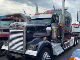 2000 KENWORTH W900L W/ 86″ STUDIO SLEEPER
