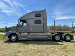2014 VOLVO VNL780 W/277K ON CERTIFIED REMAN full