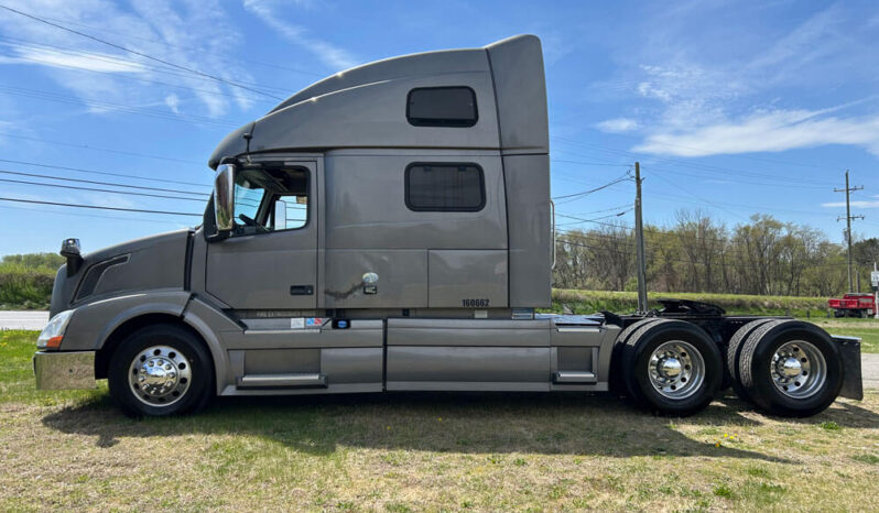 2014 VOLVO VNL780 W/277K ON CERTIFIED REMAN full
