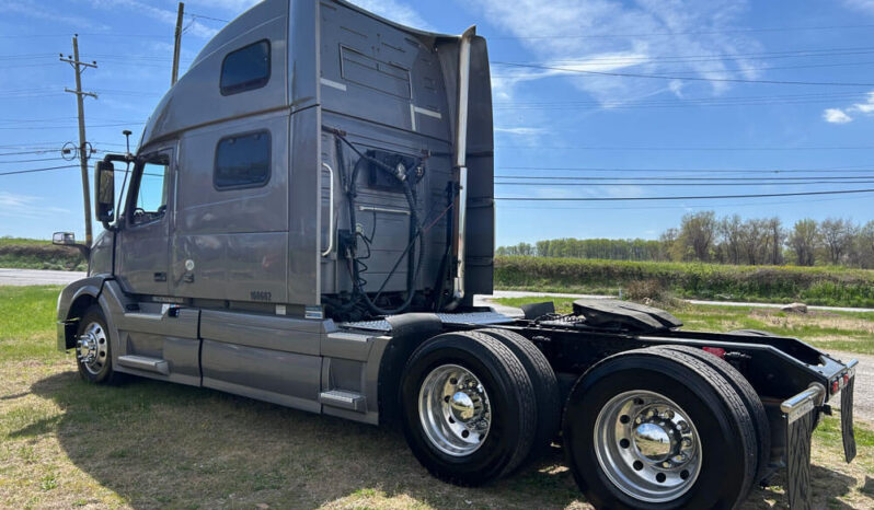 2014 VOLVO VNL780 W/277K ON CERTIFIED REMAN full