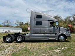 2014 VOLVO VNL780 W/277K ON CERTIFIED REMAN full