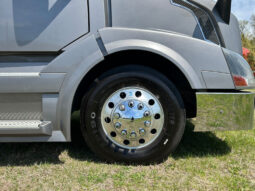 2014 VOLVO VNL780 W/277K ON CERTIFIED REMAN full