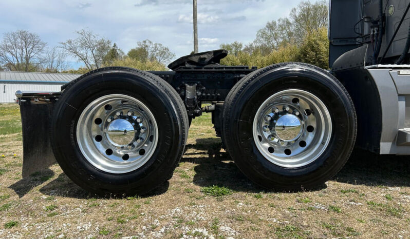 2014 VOLVO VNL780 W/277K ON CERTIFIED REMAN full