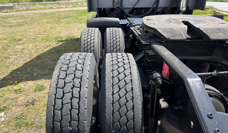 2014 VOLVO VNL780 W/277K ON CERTIFIED REMAN full