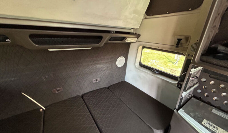 2014 VOLVO VNL780 W/277K ON CERTIFIED REMAN full