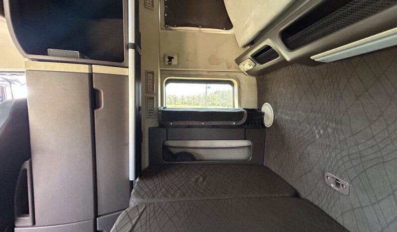 2014 VOLVO VNL780 W/277K ON CERTIFIED REMAN full