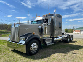 2006 KENWORTH W900L W/67K MILES ON OVERHAUL
