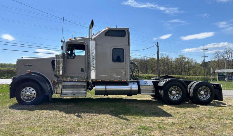 2006 KENWORTH W900L W/67K MILES ON OVERHAUL full
