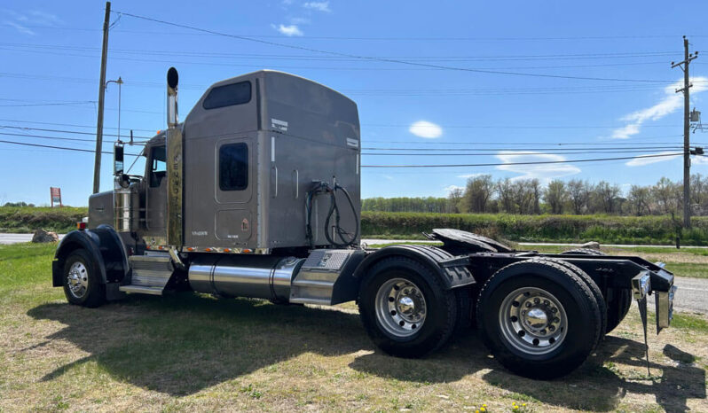 2006 KENWORTH W900L W/67K MILES ON OVERHAUL full