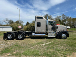 2006 KENWORTH W900L W/67K MILES ON OVERHAUL full