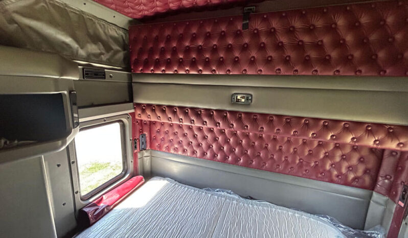 2006 KENWORTH W900L W/67K MILES ON OVERHAUL full