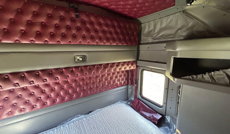 2006 KENWORTH W900L W/67K MILES ON OVERHAUL full