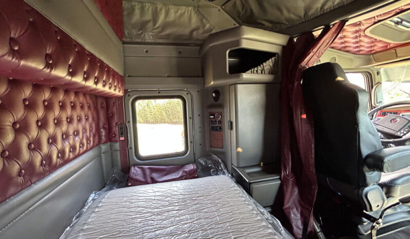 2006 KENWORTH W900L W/67K MILES ON OVERHAUL full