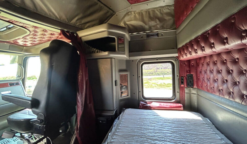 2006 KENWORTH W900L W/67K MILES ON OVERHAUL full