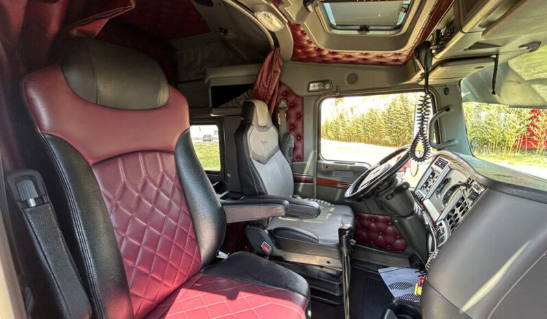 2006 KENWORTH W900L W/67K MILES ON OVERHAUL full