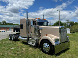2016 KENWORTH W900 W/478K MILES ON C-15 ENGINE full