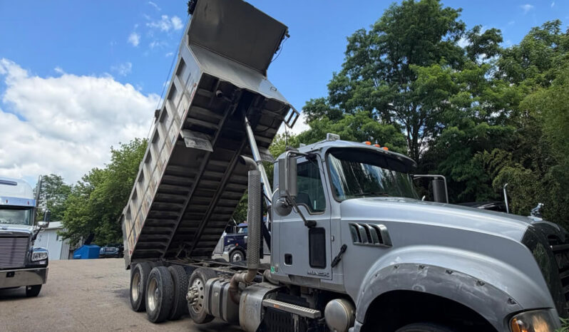 2015 MACK GU713 TRI-AXLE DUMP TRUCK W/ELECTRIC TARP full