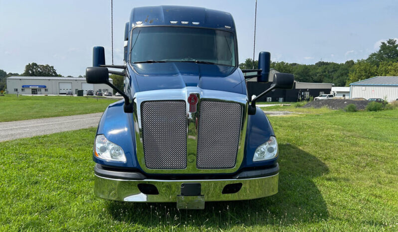 2017 KENWORTH T680 W/190K MILES ON RECON ENGINE full
